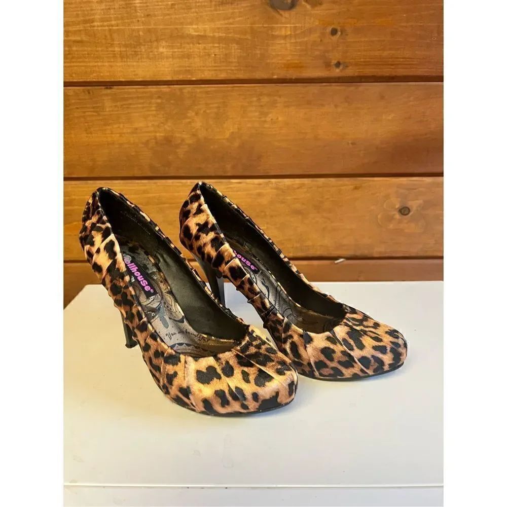 Dollhouse Animal Print Heels Sz 6.5 NWOB